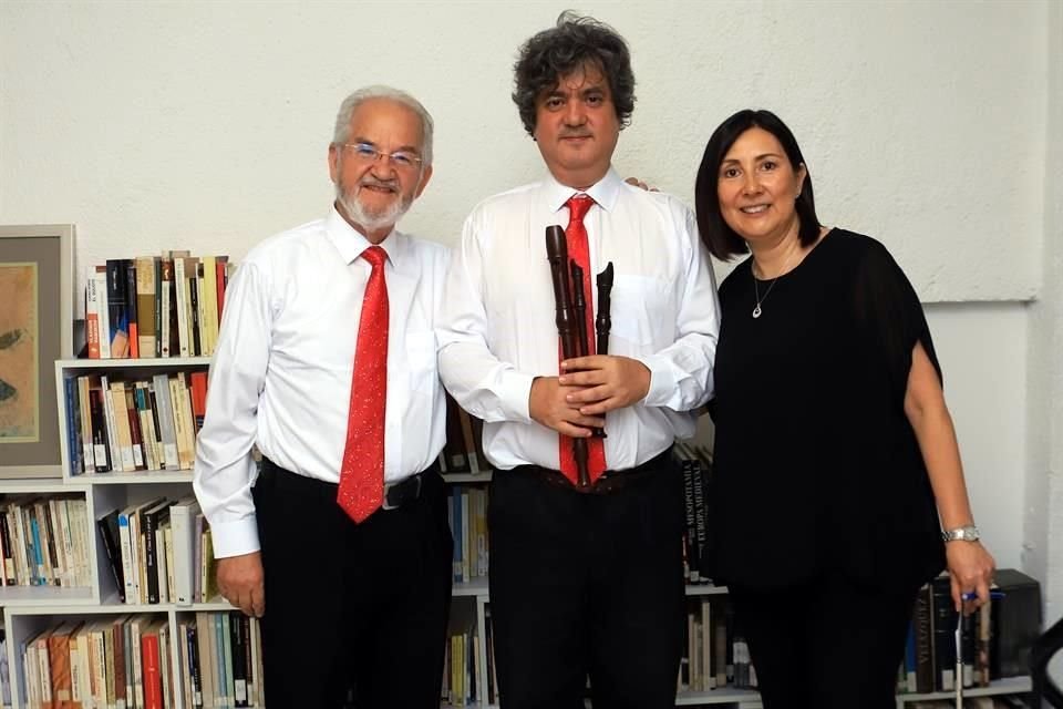 Patricio Gómez, Miguel Lawrence y Ángeles Favela