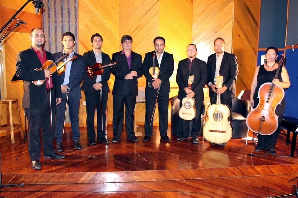 Orquesta Barroca Mexicana, dirigida por Miguel Lawrence, ensaya piezas del compositor italiano Giacomo Facco.
