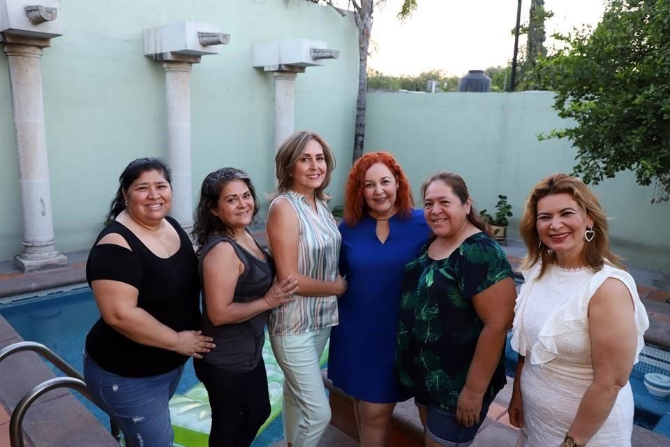 Adela Álvarez, Adriana González, Marcela Alejandra Villarreal de González, Miriam Silva, Luz Elena Moreno y Mayra Morales de Veloz