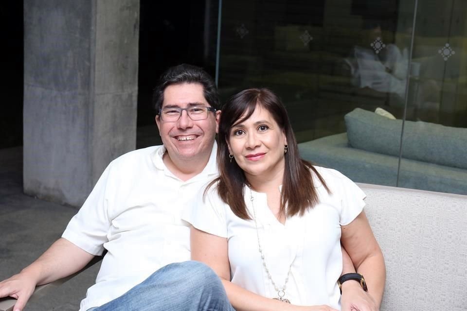 Mauro Amarante y Gabriela Esparza de Amarante