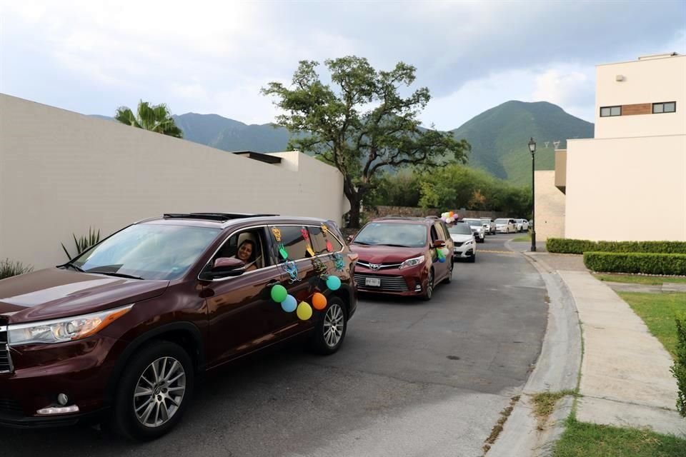 Caravana por motivo de cumpleaños de Esperanza Dorbecker de Palacios