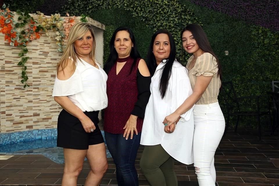 Marcela González, Tere González, Becky Barrera y Ana Karen Varela