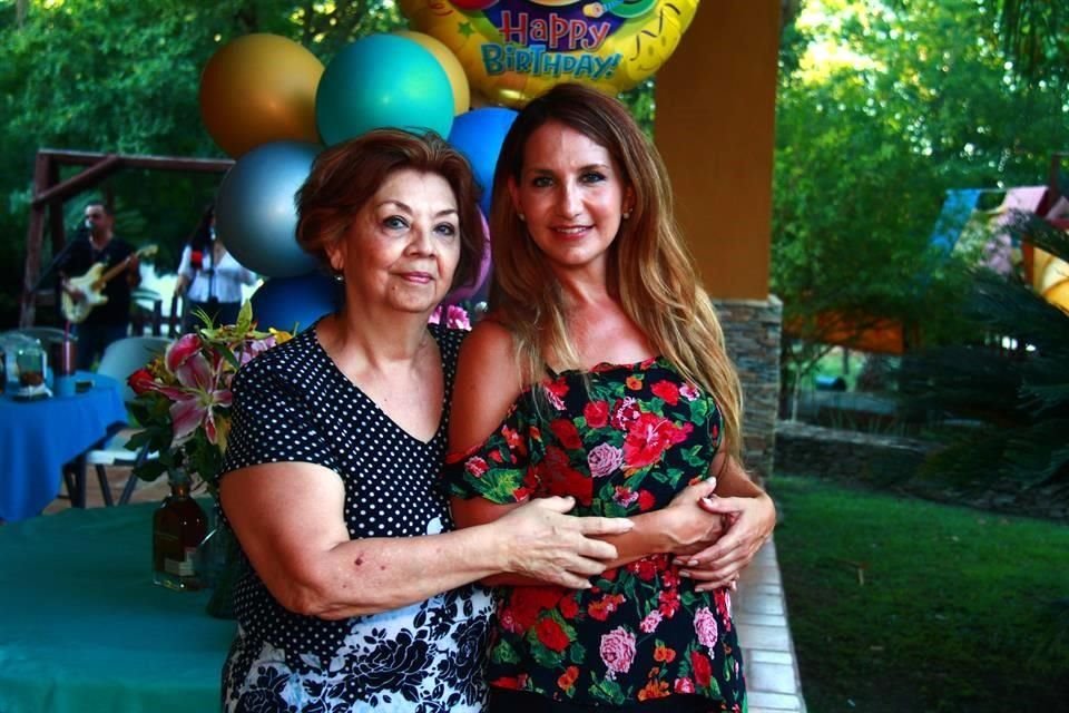 Norma González Ancira y Sandra Zamora de Villarreal