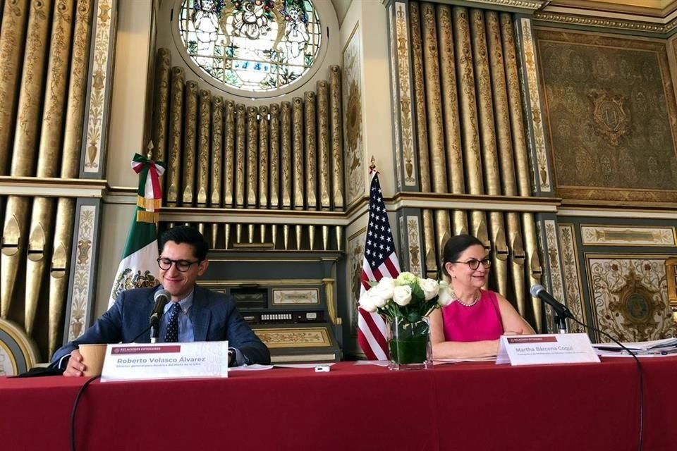 La Embajadora de México en Estados Unidos y el director para América del Norte de la Cancillería.