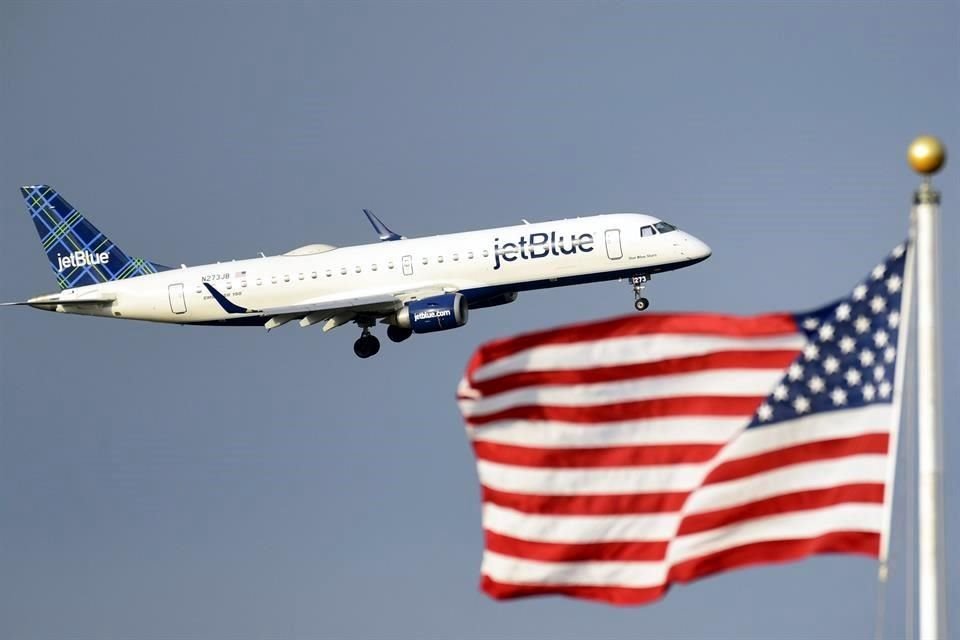 Mediante esta alianza, JetBlue introduce en su red unas 60 rutas operadas por American, mientras que American introduce más de 130 rutas operadas por JetBlue.
