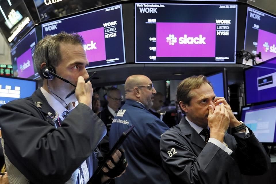 Un acuerdo podría valorar a Slack en más de su capitalización de mercado actual de 17 mil millones de dólares.
