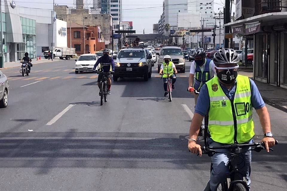 Los diputados Juan Carlos Ruiz, Nancy Olguín y Jesús Nava, probaron los riesgos que implica trasladarse en bicicleta por la Ciudad.