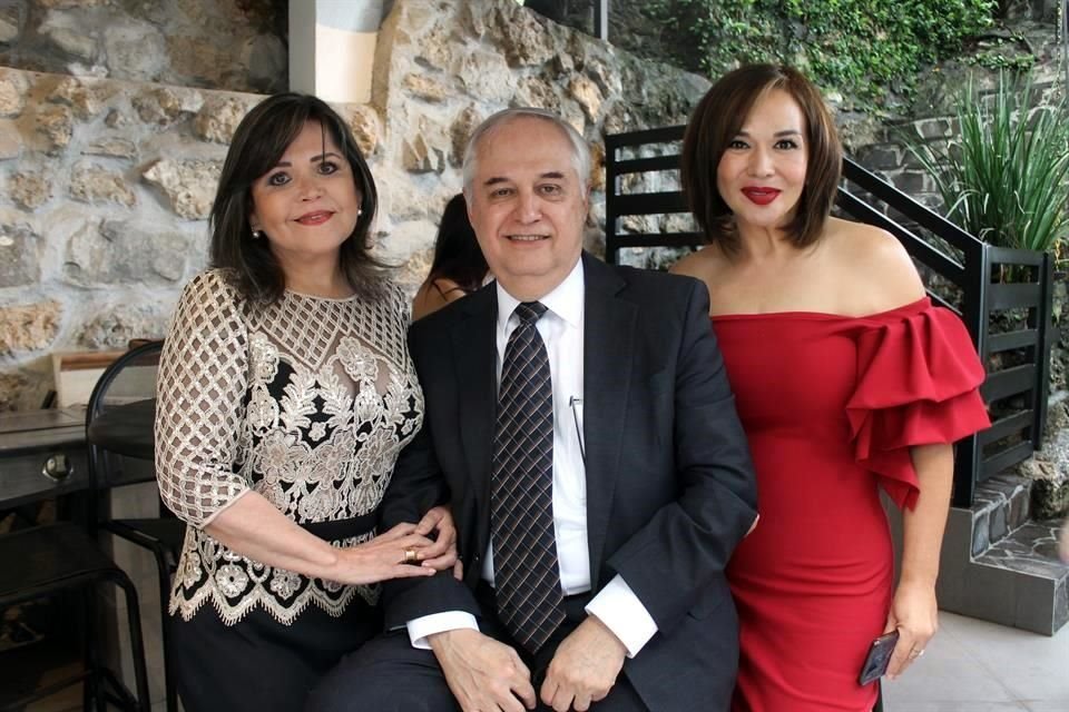 Patricia Reyes de Salazar, Gabino Salazar y Adriana de la Garza