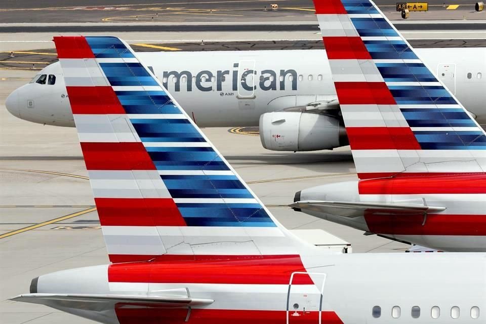 American Airlines dijo que podría solicitar más préstamos del Tesoro de Estados Unidos si otras firmas no piden su parte de los 25 mil millones de dólares por separado.