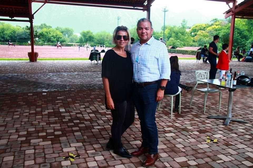 Lily Leal de Rodríguez y Fernando Rodríguez