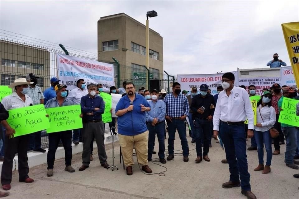 Agricultores del norte del Estado se reunirán en el campo deportivo Las Liebres de Río Bravo, Tamaulipas, para partir en camionetas y autobuses a la Conagua-Monterrey este jueves, a las 12:00 horas.