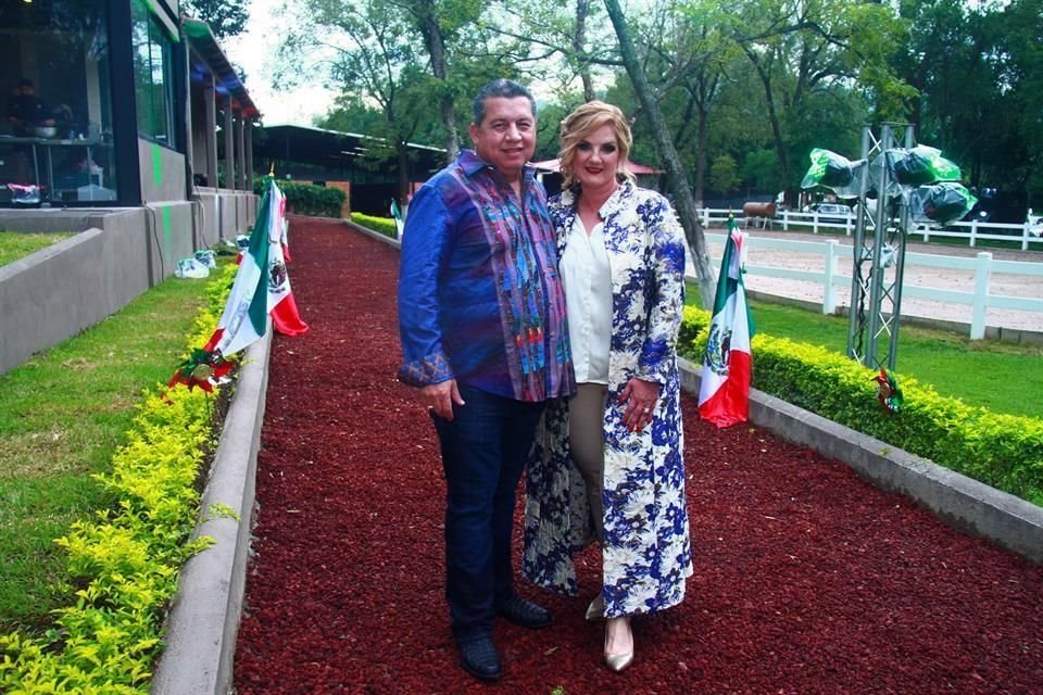 Elías Valdés Cabrera y Alicia Villarreal