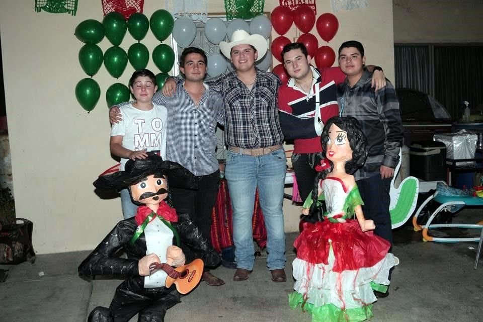 Leo Cavazos, Chris Castro, Leo Rocha, Fernando Flores y Tony García