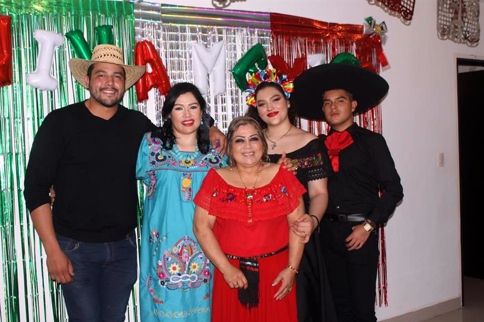Irving Ríos, Dulce, Danna y Rene Ríos y Yolanda Torres