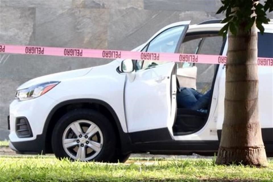 El ataque se dio cerca de las 16:45 horas cuando la víctima, de unos 35 años, viajaba en una camioneta Chevrolet Trax.