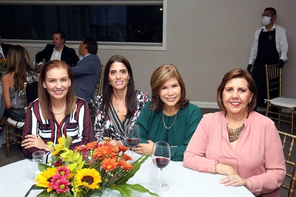 Gabriela Bueno, Juliana Carvajal Salinas, Cecilia Jiménez Garza y Laura Arredondo Zambrano