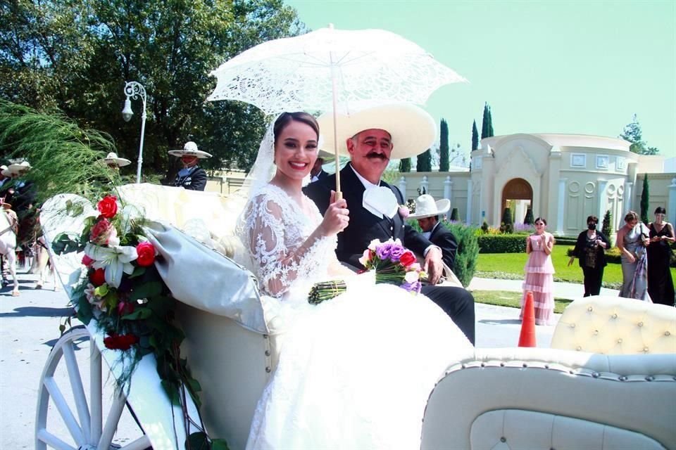 Marcela Fernández Villanueva y Homero Fernández Treviño