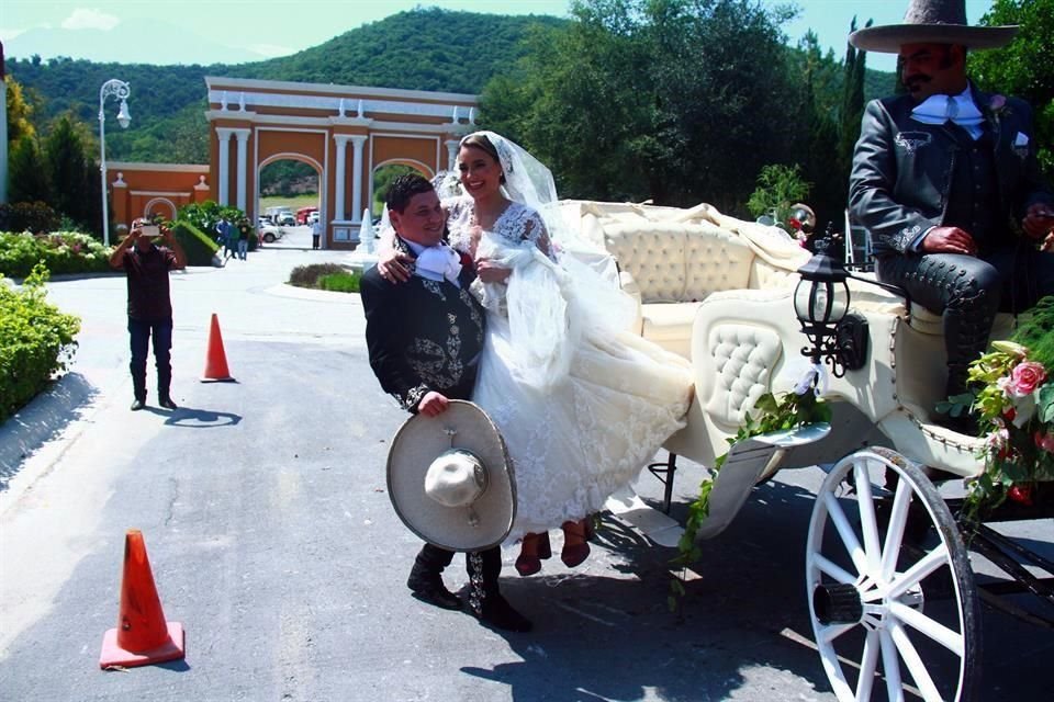 Luis Fernando Cantú Treviño y Marcela Fernández Villanueva