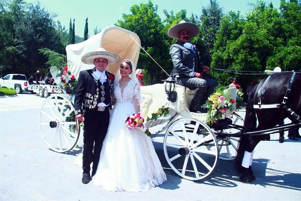 Luis Fernando Cantú Treviño y Marcela Fernández Villanueva