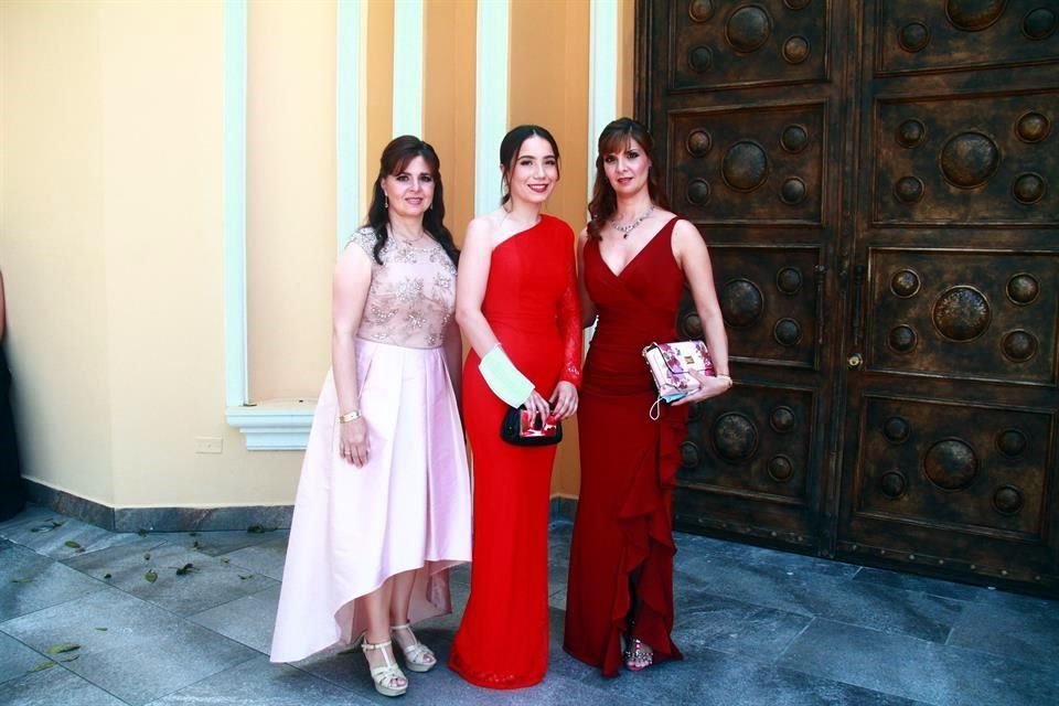 Magdalicia Quintanilla, Carolina Cantú y Mayra Quintanilla