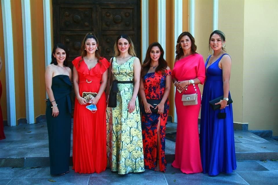 Analí Baca, Lorena Ramos, Daniela Garza, Marifer Rodríguez, Cecy González de Guerra y Arinda Dávila