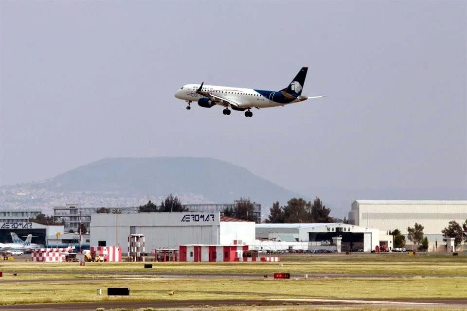 IATA prevé que se pierdan alrededor de 170 mil 580 empleos directos en la industria de la aviación de México.