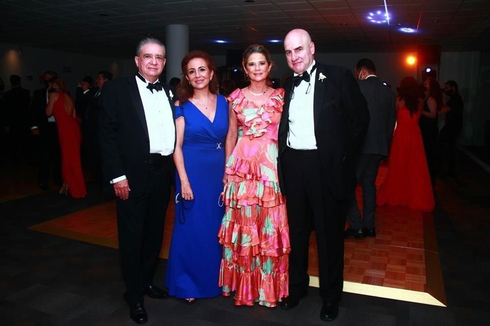 Sergio González Flores, Betty Medina de González, Sofía Schiaffino de Frech y Emilio Frech López