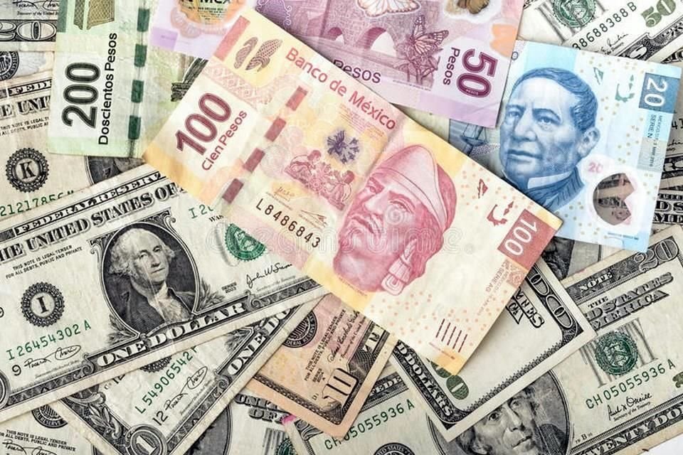 Al mayoreo, el dólar cedió hoy 6.70 centavos, al ofrecerse a 20.0610 pesos.
