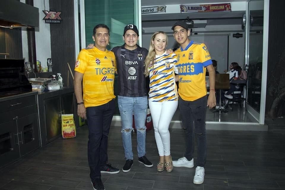 Esteban Quintanilla, Esteban Quintanilla Muñoz, Reyna Marisol Muñoz y Sebastián Quintanilla