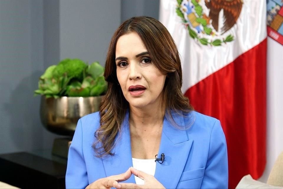 Clara Luz Flores, candidata a la Gubernatura por la coalición Juntos Haremos Historia en Nuevo León.