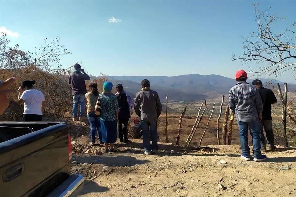 Enfrentamientos entre el CJNG y Cárteles Unidos han causado el desplazamiento de familias en Coalcomán, Michoacán, acusaron pobladores.