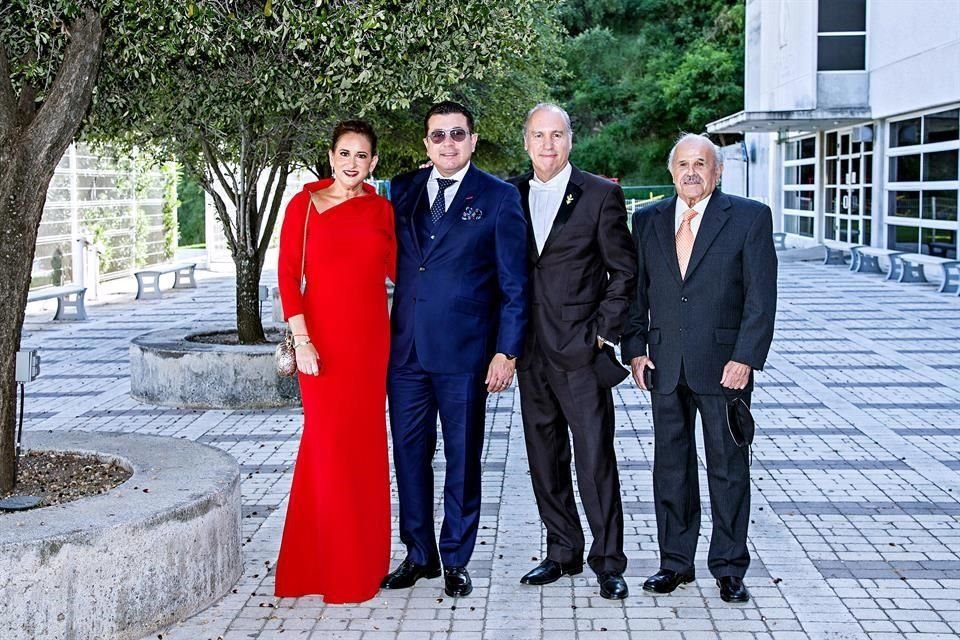 Gabriela de Robinson, Pepe Robinson, Jorge Martínez y Fernando Lankenau