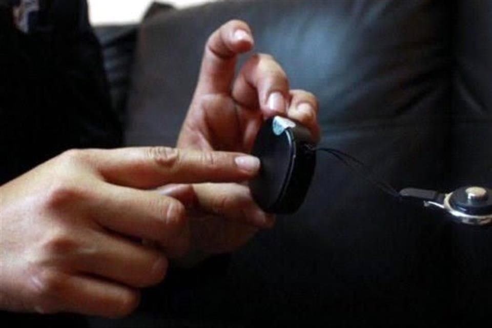 Los pulsos de vida son dispositivos que emiten una alerta en caso de que mujeres estén en riesgo de violencia.
