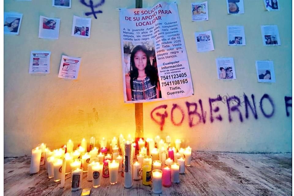 Familiares y amigos de Ayelín protestaron en el Zócalo de Tixtla para exigir justicia.