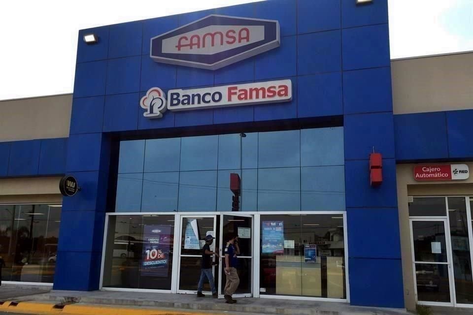 Diez inversionistas demandaron por fraude de 217 millones 445 mil 184 pesos a dos dueños y dos directivos de Grupo FAMSA.