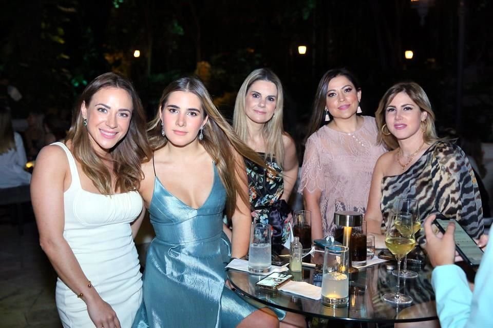 Fernanda Díaz, Florencia Hinojosa, Natalia Verdirame, Nena Villarreal y Teté Hinojosa