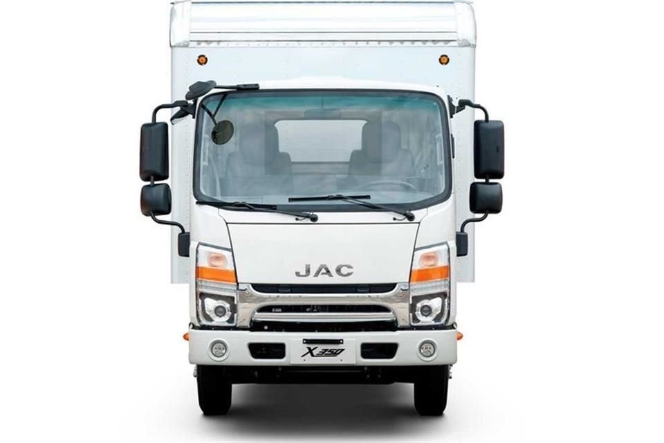La fabricante JAC lanzó en México vehículos comerciales eléctricos con autonomías de 430 kilómetros.