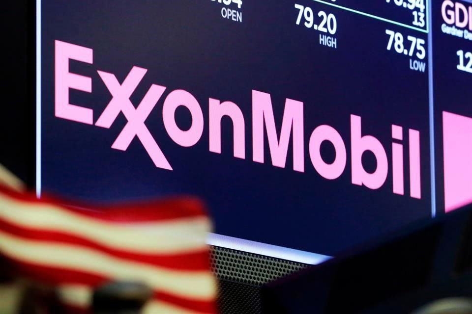 Exxon Mobil disminuyó sus expectativas de precios futuros del crudo para cada uno de los próximos siete años en un 11% a 17%, indican los documentos.