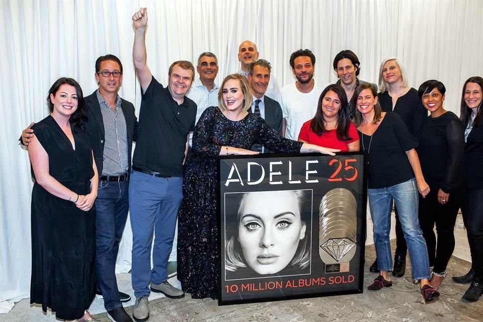 Inside >> Adele