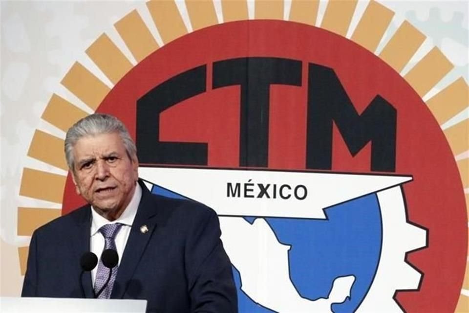 Carlos Aceves del Olmo, secretario general de la Confederación de Trabajadores de México (CTM).