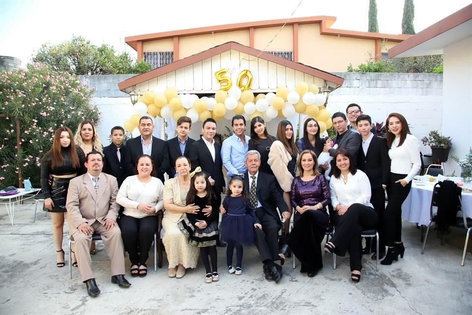 Rosalinda Bazaldúa de Guilhoux, Guillermo Guilhoux Lozano y familia