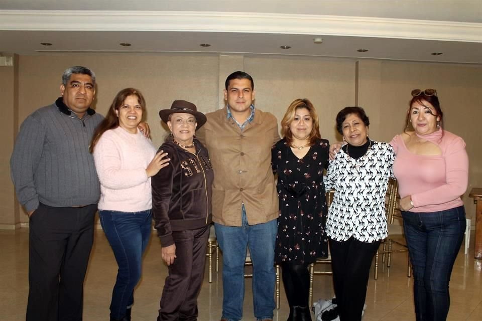 Hugo Lara, Eliza García, Yulet Guzmán, José Jorge Esquivel, Roble Sánchez, Flor Vargas y Rosy Domínguez