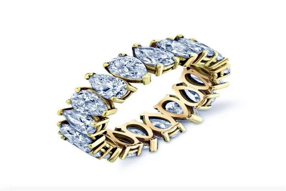 Diamond Pear Eternity Ring de Shay Jewelry