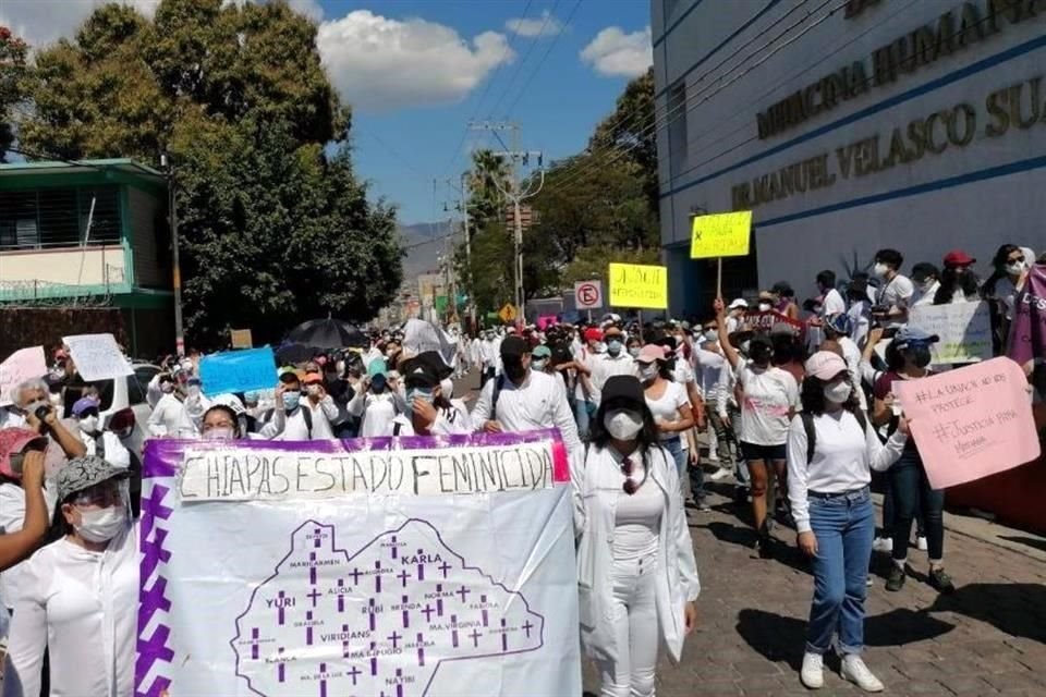 Los alumnos de la UNACH marcharon el domingo pasado en Tuxtla Gutiérrez para exigir justicia por la muerte de su compañera Mariana.