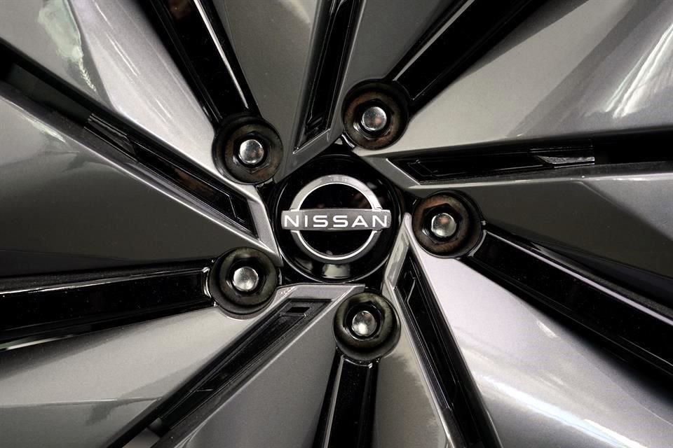 Nissan revisó a la baja su previsión de ventas para todo el año, pasando de 9.75 billones de yenes a 8.8 billones.