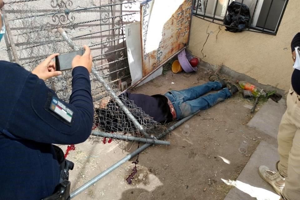 Un hombre fue asesinado a balazos frente al patio de una vivienda en avenida las Animas Colonia Hacienda Santa Inés, municipio de Nextlalpan.