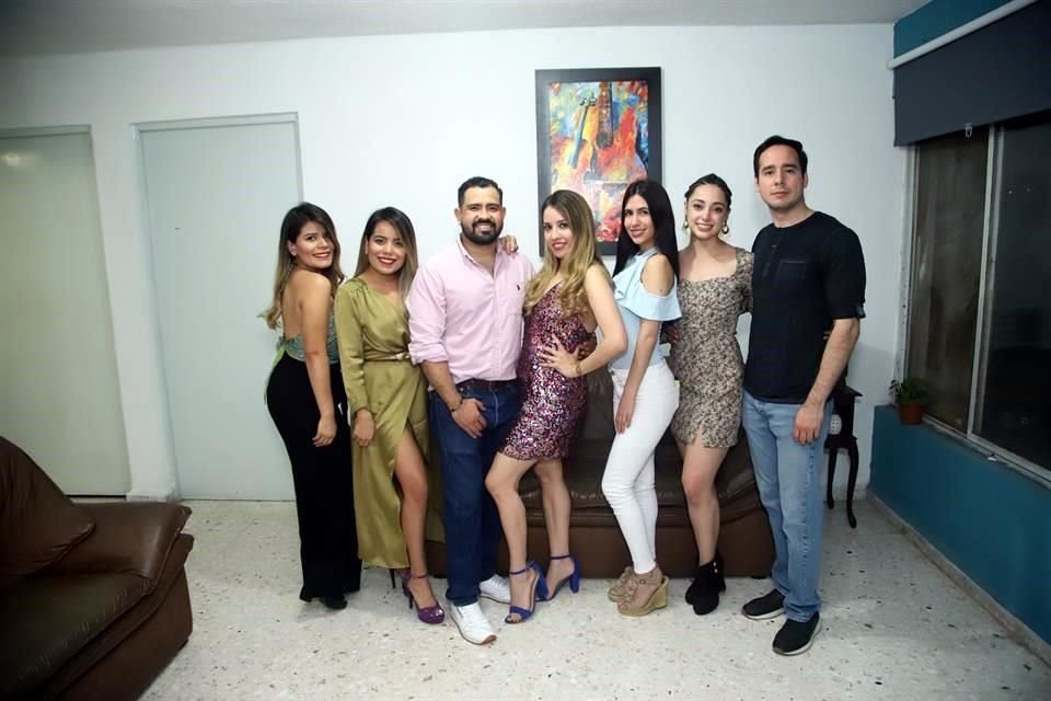 Giz Salazar, Claudia Salazar, Edwin Guerra, Damaris Rangel, Grissel Martínez, Michelle Martínez y Javier Carro