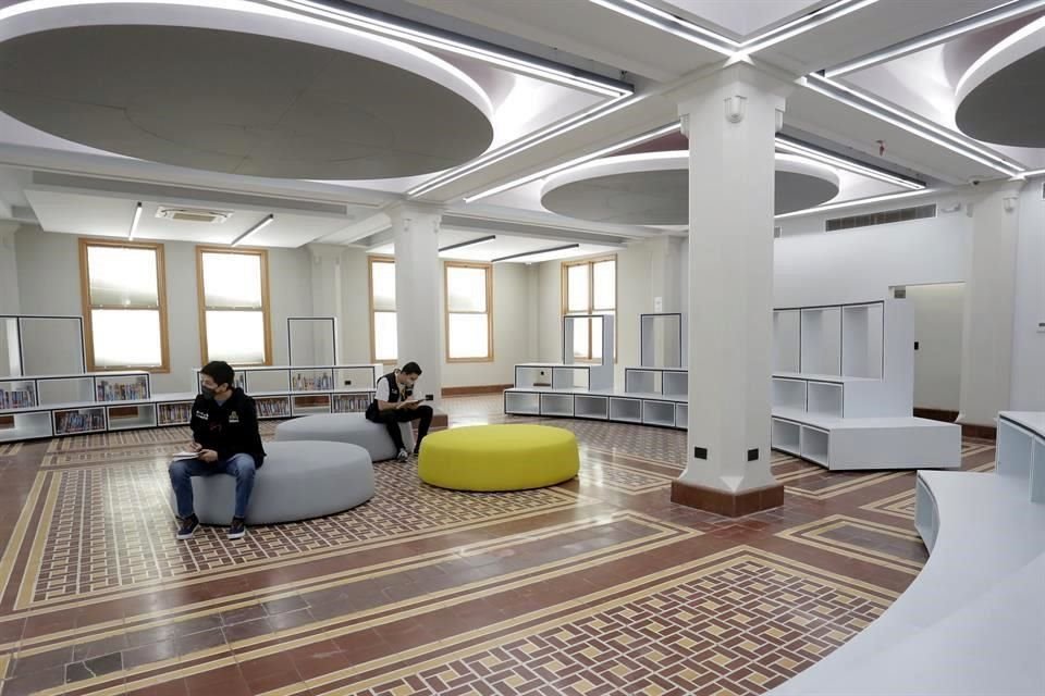 El primer piso del Antiguo Palacio Federal fue acondicionado para una sala de lectura para quienes trabajen una proyecto ciudadano, como para todo visitante.