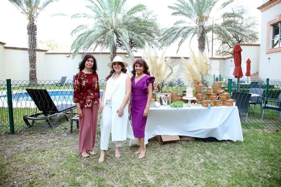 Virginia Pérez de Macías, Glenda López Gutiérrez y Esmeralda Gutiérrez de López