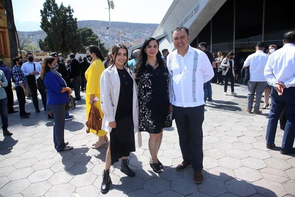 Larisa Cárdenas, Laura de Cárdenas y Ricardo Cárdenas